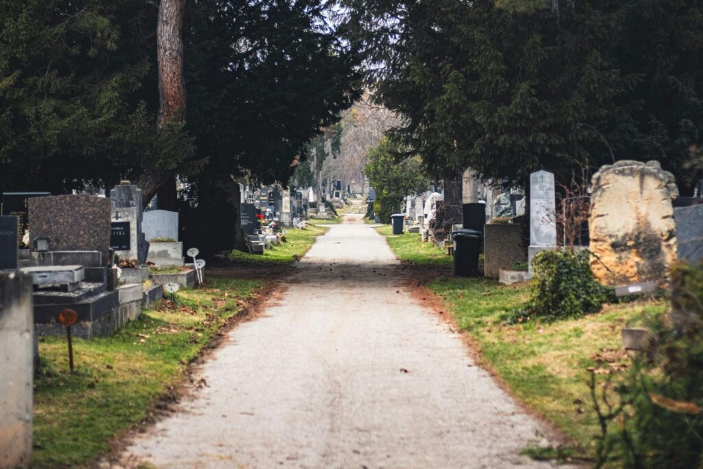 entretenir une tombe rôle des communes et des familles